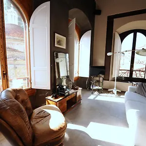https://acacia-your-home-in-florence-apartment-cumino.it-tuscanyhotel.com