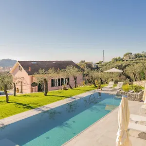 villa-chicchi.hotelitalianriviera.com/